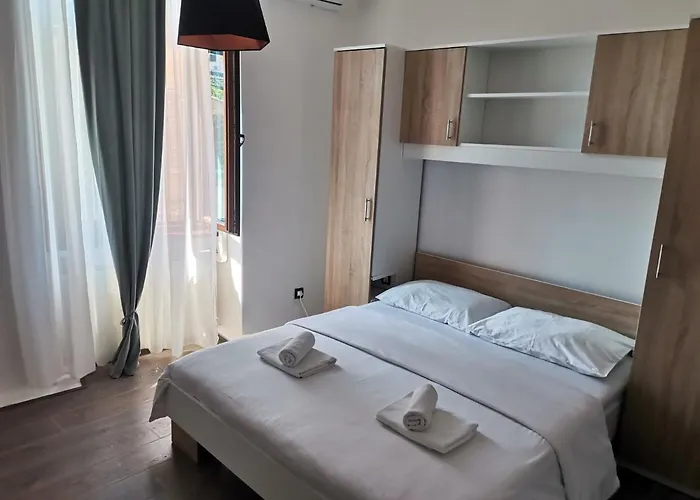 Elin\'S Rooms In Center