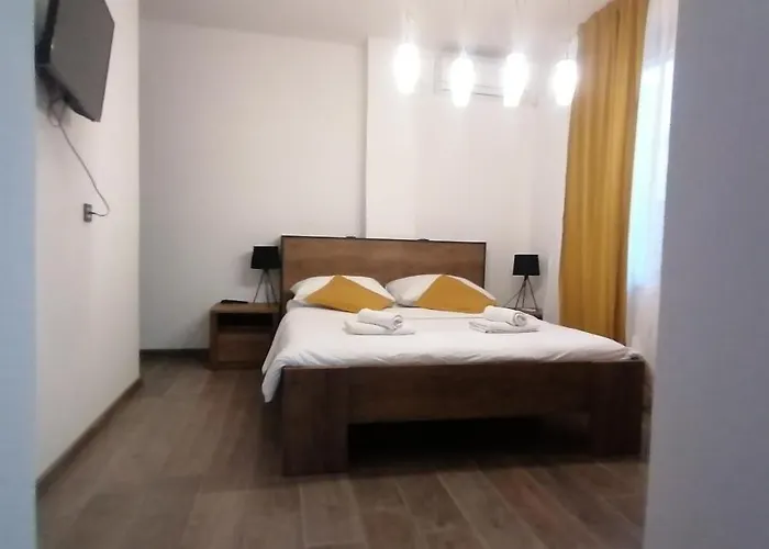 Elin\'S Rooms In Center