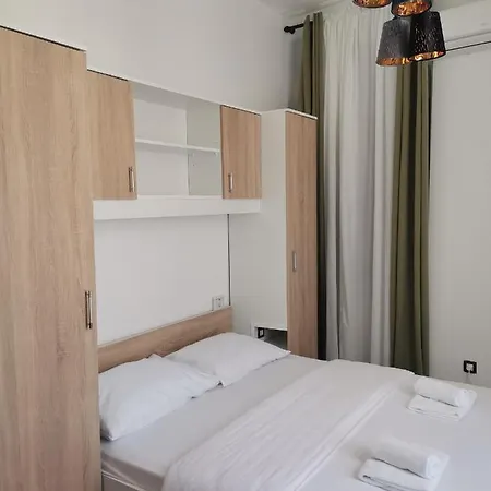 Elin'S Rooms In Center Pula Exterior foto