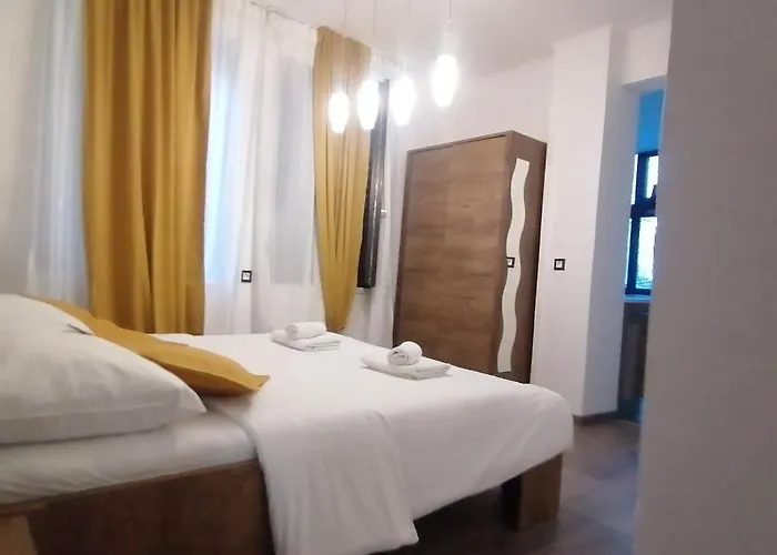 Elin\'S Rooms In Center